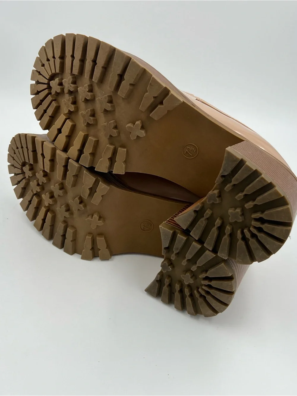 Mia Delilah Chunky Platform Heal Loafers Glossy Nude/Tan Patent Finish Size 7.5